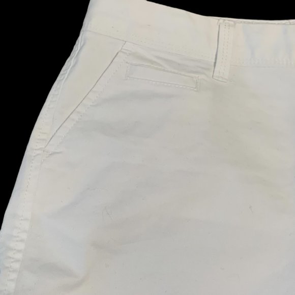 Old Navy Perfect Short Low Rise White Size 2 - Picture 4 of 8